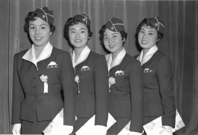 第6回全関東バスガイドコンクール当社からの参加者(1955年1月) 