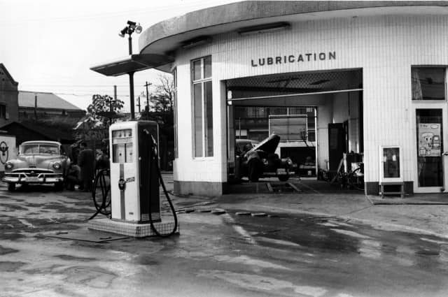 サービスステーション（ガソリンスタンド）(1957年)