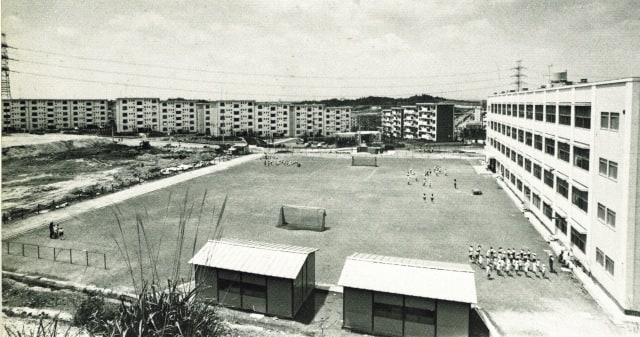 開校したばかりの横浜市立すすき野小学校(1974年)