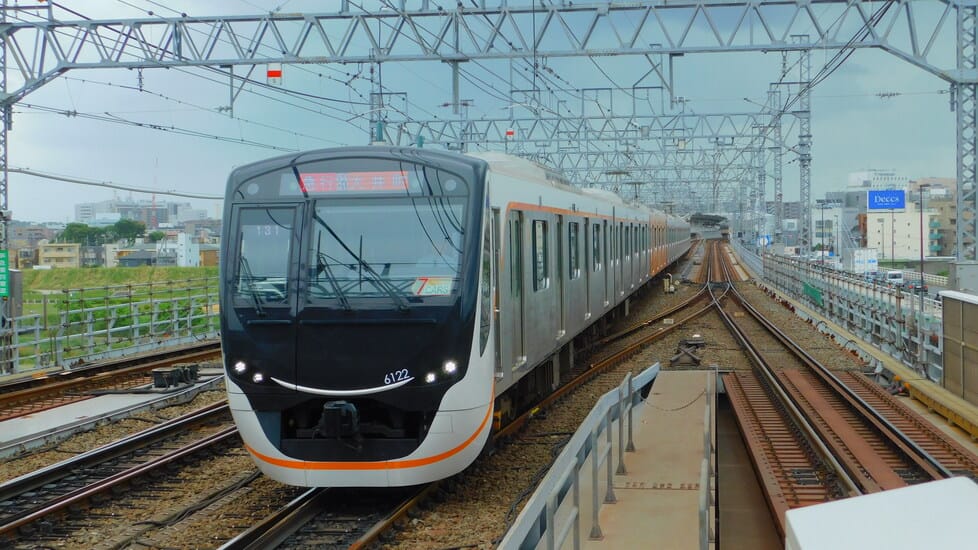 本車両と同仕様の急行列車用6020系