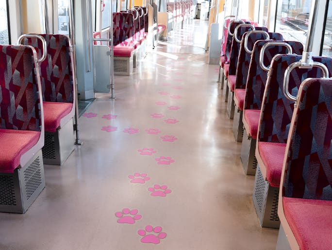 幸福の招き猫電車