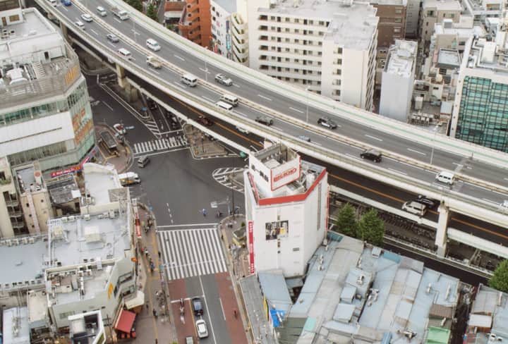 三軒茶屋駅 Green UNDER GROUND（GUG）