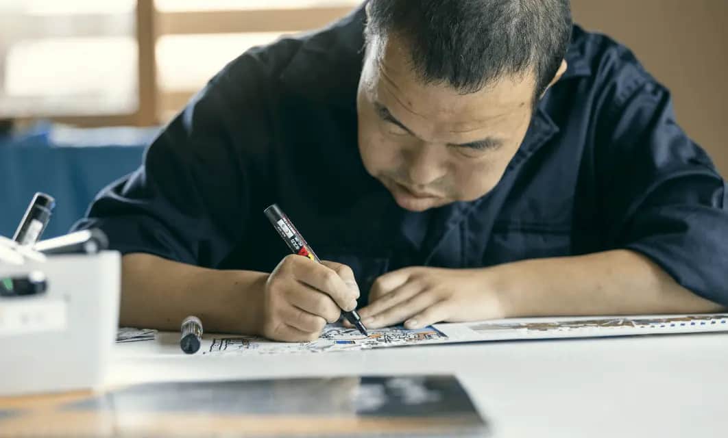 今回の作品を手掛けている様子を撮影した写真