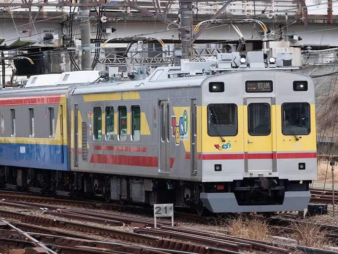 総合検測車（TOQ i）の外観写真です。